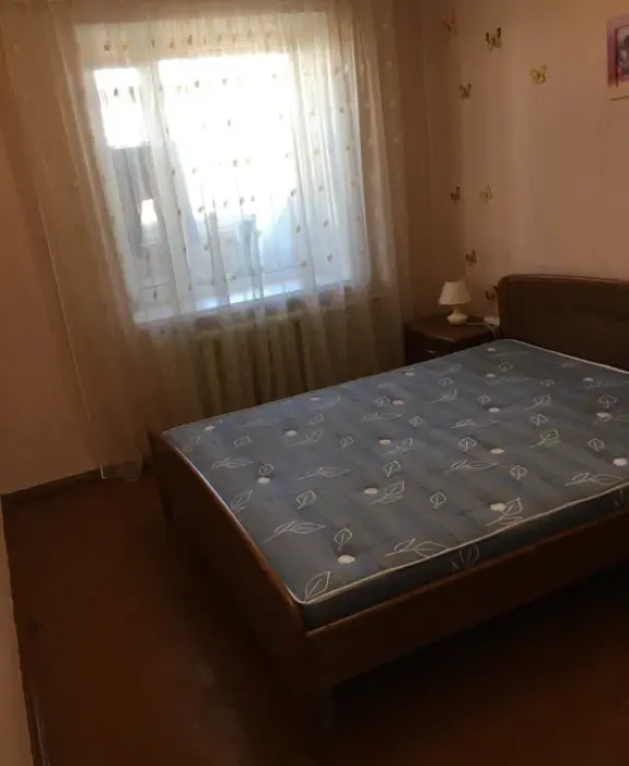 4х комн по ул.Киевская, в районе Автопарка. 74 кв.м.