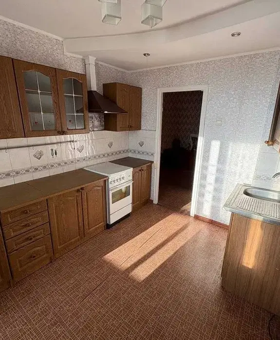 Продам 3к квартиру на Раковке