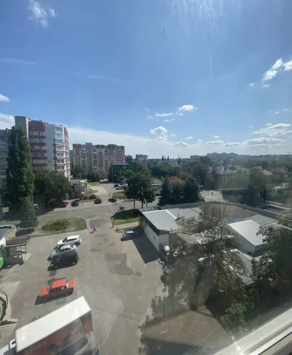 Продам 1 - комнатную квартиру в центре