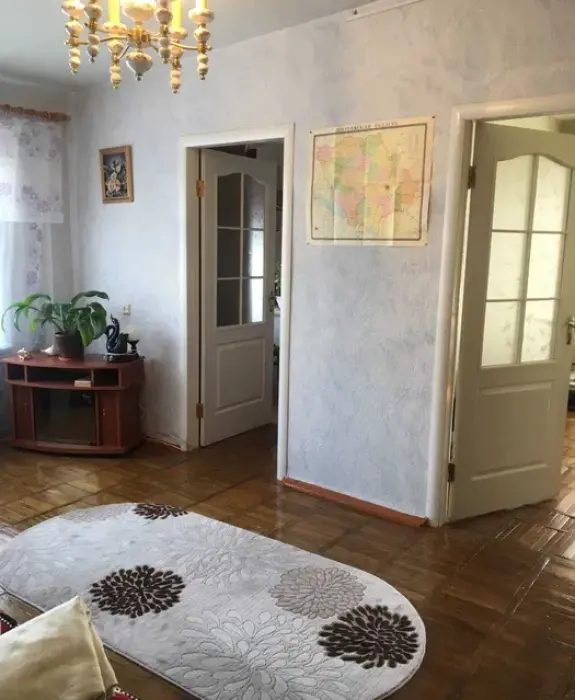 Продажа 4-х комнатной квартиры в центре города