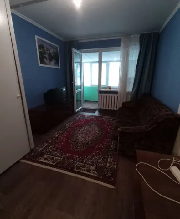 Продам двокімнатну квартиру.