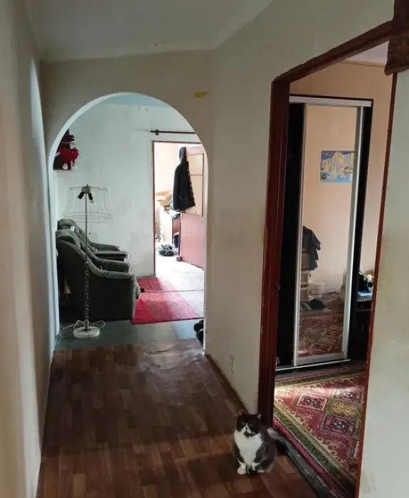 Продам квартиру 4-х кімнатну