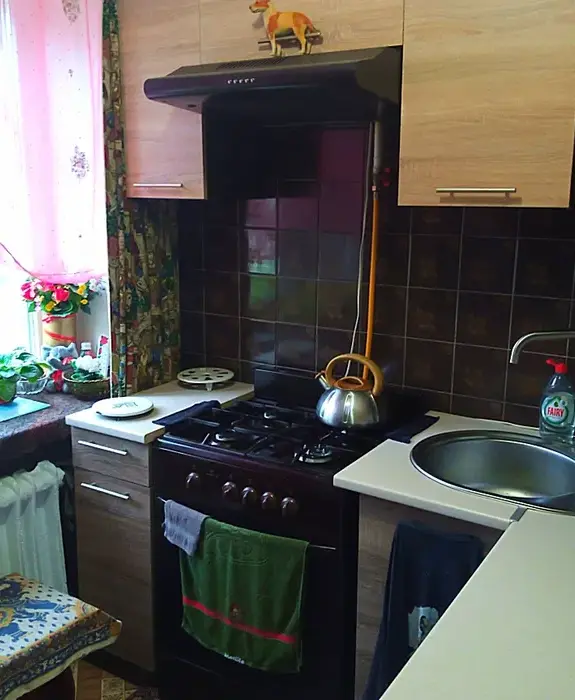 3 к.кв., ДК КрАЗ (нагорная часть)