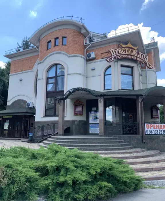 Оренда приміщення під офіс, салон та торговельні площі