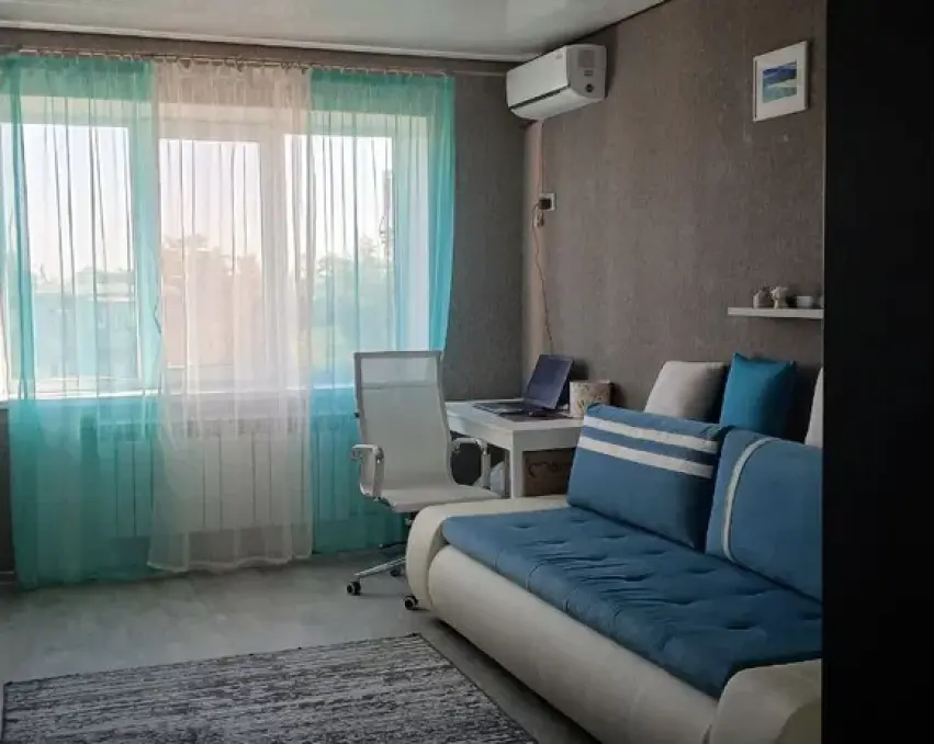 Квартира на Водаканалі, частково мебльована